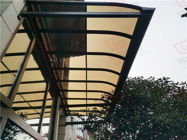 �Ϻ���R�ʹ���