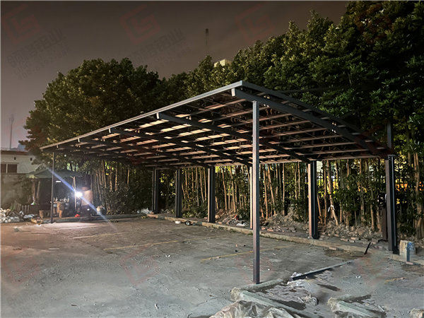 �Ϻ���ɽ��С��